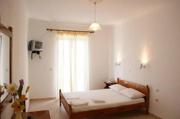 Santas Rooms Asprogerakata 外观 照片