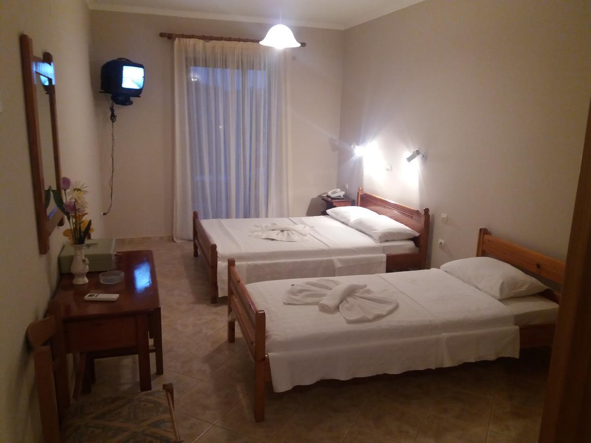 Santas Rooms Asprogerakata 外观 照片
